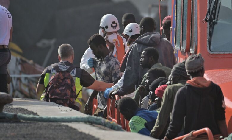 Over 400 Migrants Arrive in Spain