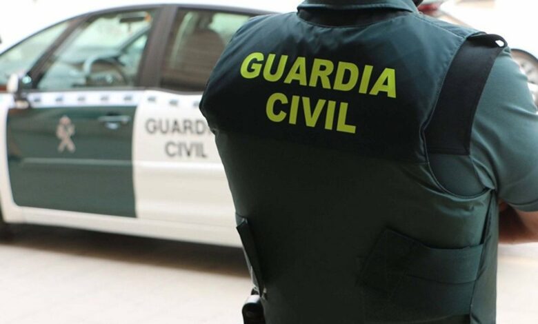Two Dead and Three Injured as Car Plunges into Ravine near Castellón