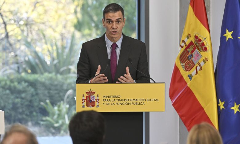 Педро Санчес обвинил оппозицию в торговле демократией