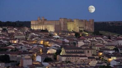 Удивительный средневековый город в двух часах от Мадрида для осенней поездки