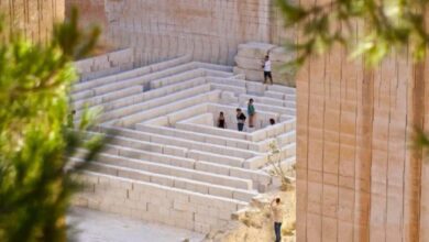 Заброшенный 200-летний карьер на Менорке стал уникальным арт-объектом