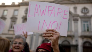 Массовая акция у Верховного суда Испании: протест против приговора генпрокурору