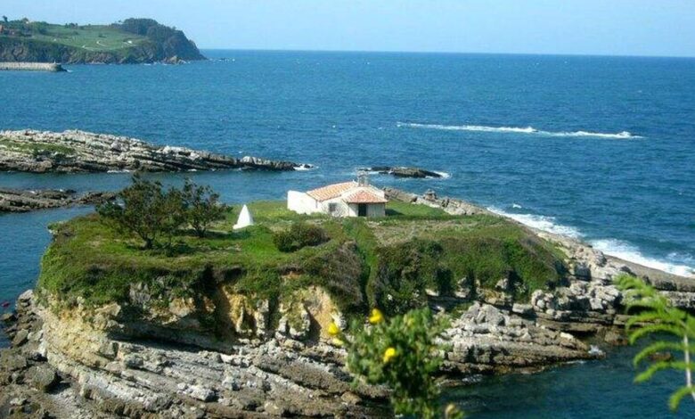 An Astonishing Island in Asturias: A Chapel Only Reachable on Foot at Low Tide