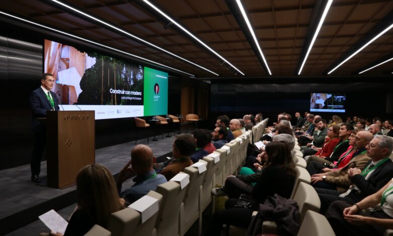 Expertos españoles analizan el papel de la madera en la lucha contra los incendios y la despoblación