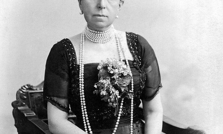 The Mystery of the Missing Sapphire Necklace of Spanish Queen Maria Cristina