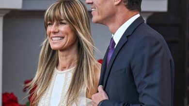 ΠΠ΅Π΄ΡΠΎ Π‘Π°Π½ΡΠ΅Ρ ΠΈ ΠΠ΅Π³ΠΎΠ½ΡΡ ΠΠΎΠΌΠ΅Ρ ΡΠΊΡΡΠ»ΠΈΡΡ Π² ΠΠΈΡΠ΅Π½Π΅ΡΡ
Π½Π° ΡΠΎΠ½Π΅ ΡΡΠ΄Π΅Π±Π½ΠΎΠ³ΠΎ ΡΠΊΠ°Π½Π΄Π°Π»Π°