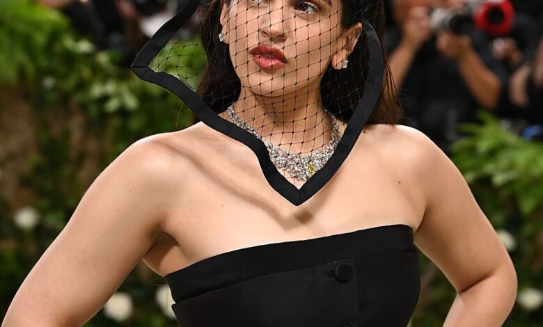 Новый альбом Розалии Lux становится главным хитом ее карьеры