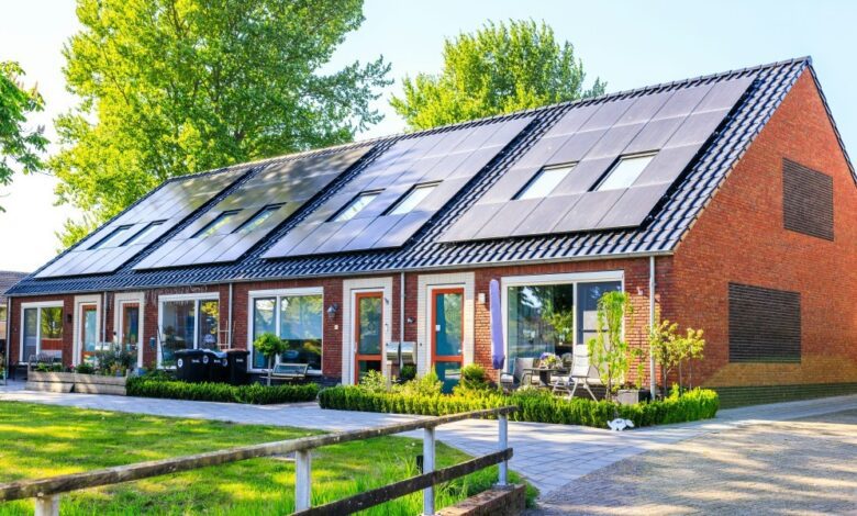 Prefab Homes with Solar Panels in Spain: A New Real Estate Trend