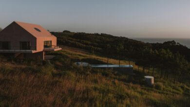 Современный дом на побережье Португалии: минимализм и уважение к традициям