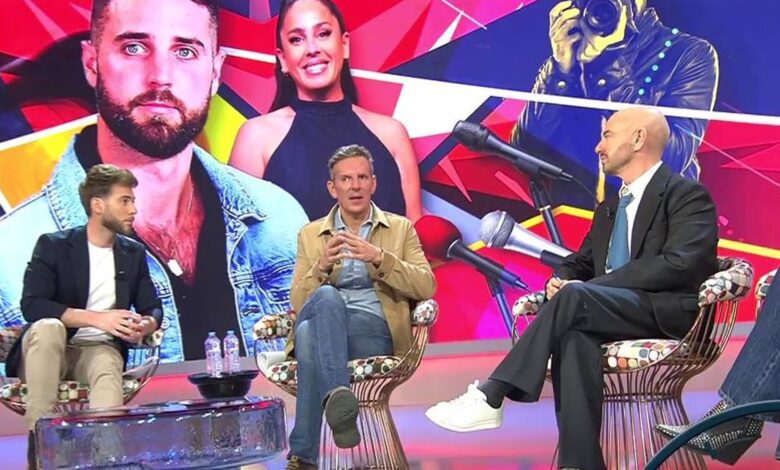 Anabel Pantoja spends Christmas between two families amid breakup rumors