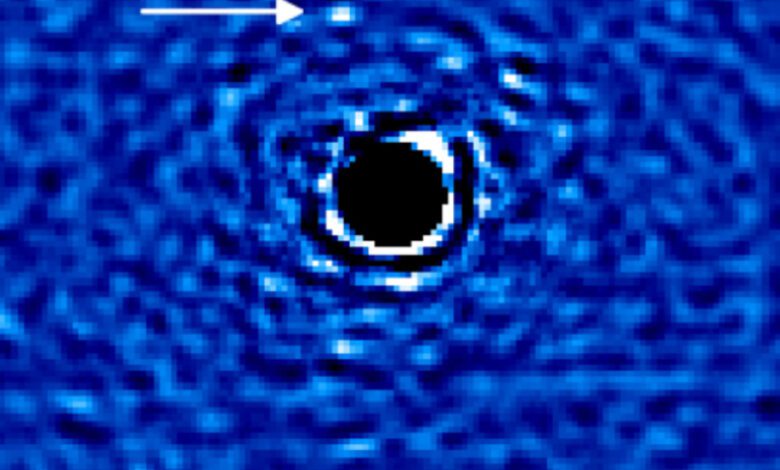 Spanish Astronomers Detect Extragalactic Giant on Close Orbit Around Binary Star for the First Time