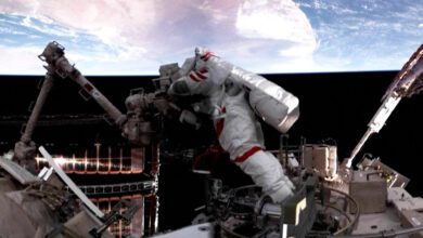 Китайские космонавты провели восьмичасовой выход в открытый космос для проверки повреждений корабля
