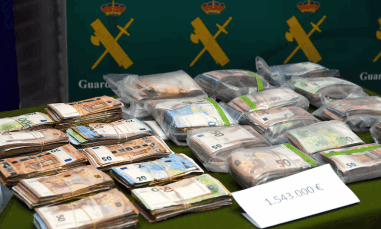 La policía registra la oficina de Plus Ultra en Madrid por un presunto caso de blanqueo de capitales