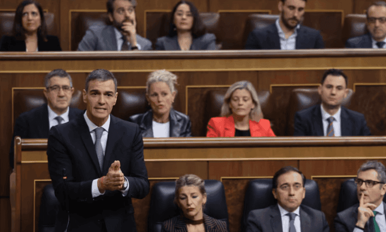 Pedro Sánchez Faces Crisis: Why He Isn’t Following González and Rajoy’s Path