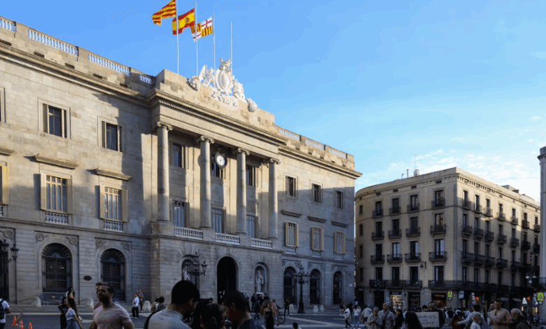 Barcelona Approves 35-Hour Workweek for City Hall Employees