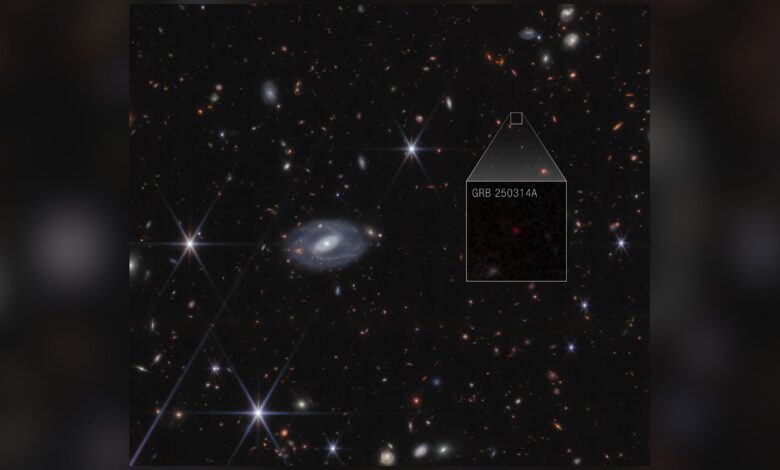 Джеймс Уэбб зафиксировал древнейшую сверхновую во Вселенной