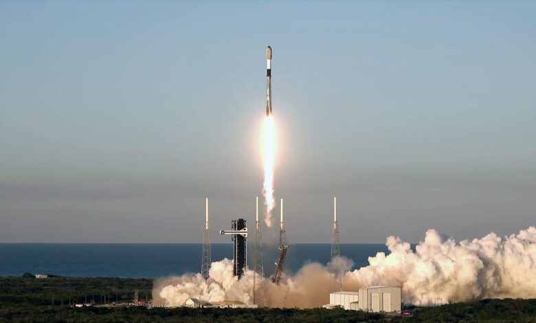 SpaceX Marks 300th Global Launch of the Year with Starlink Mission in Florida
