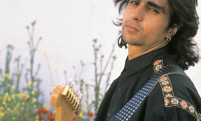 The Hidden Connection Between Antonio Flores and Football Star Kike