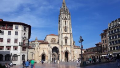 Сколько жителей насчитывает Овьедо в 2025 году и как меняется город