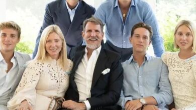 Как семья принца Павлоса из Греции удивила рождественским фото