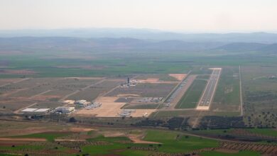 В испанской деревне на 47 жителей есть собственный огромный аэропорт