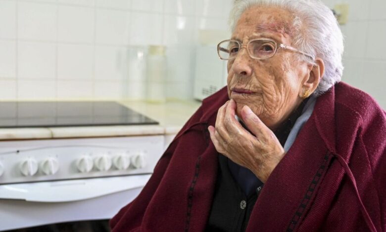 Thousands of Elderly in Andalusia Die Before Receiving Care Assistance