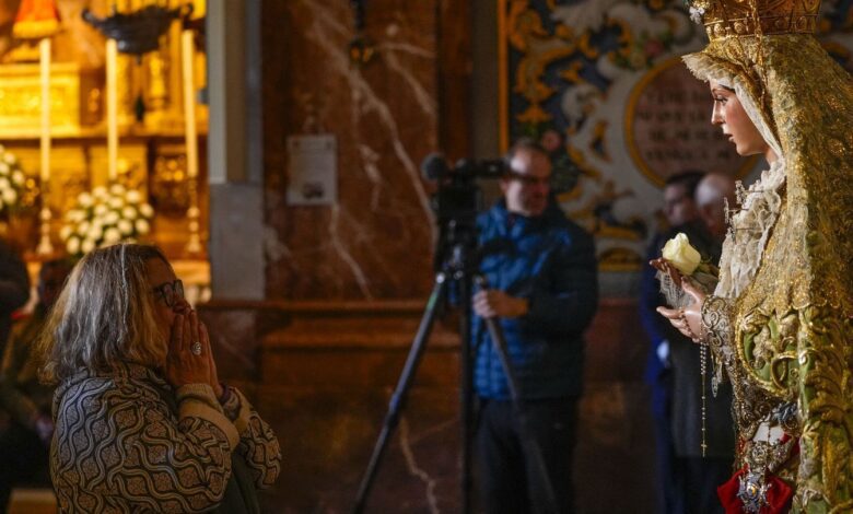 Queues Form in Seville for Restored Macarena After Renovation
