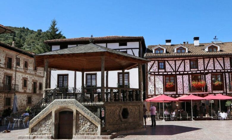 Ezcaray in La Rioja How a Small Town Turns into a Christmas Fairytale