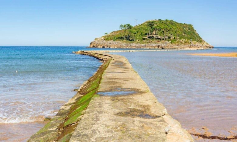 In the Basque Country, There’s a Ghost Island Accessible Only at Low Tide