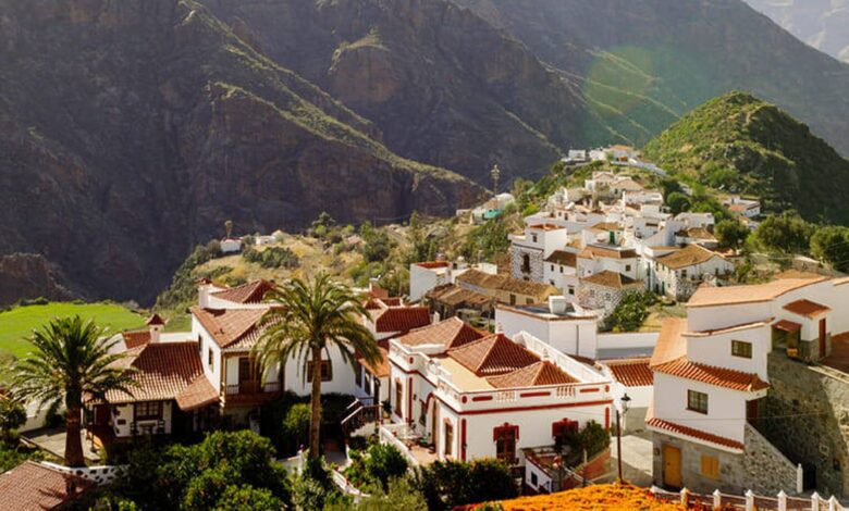 Three Spanish Cities Compete for the Title of Brightest at Christmas