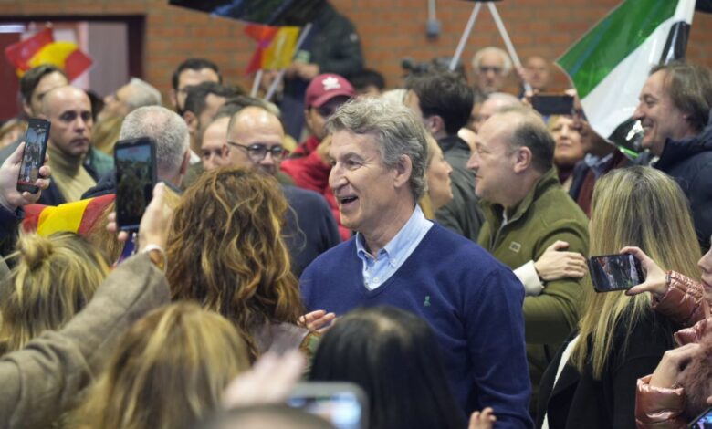 Фейхоо требует срочных выборов и обвиняет Санчеса в покрывательстве коррупции