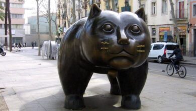 Гигантский кот Ботеро в Барселоне 16 лет искал свой постоянный дом