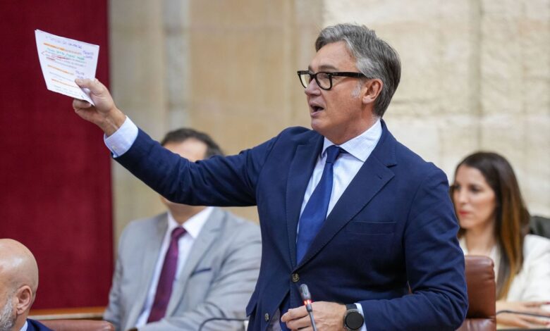 Vox Unexpectedly Embraces Andalucism and Quotes Carlos Cano in Debate with Moreno