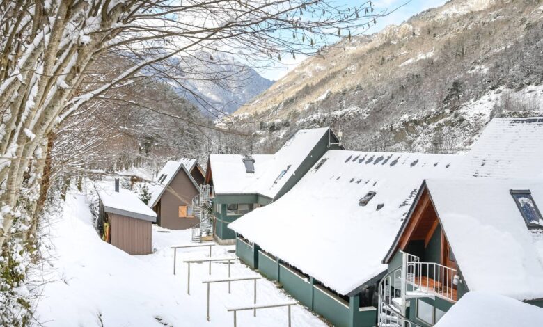 Family campsite in the Pyrenees offers the perfect winter escape in wooden bungalows