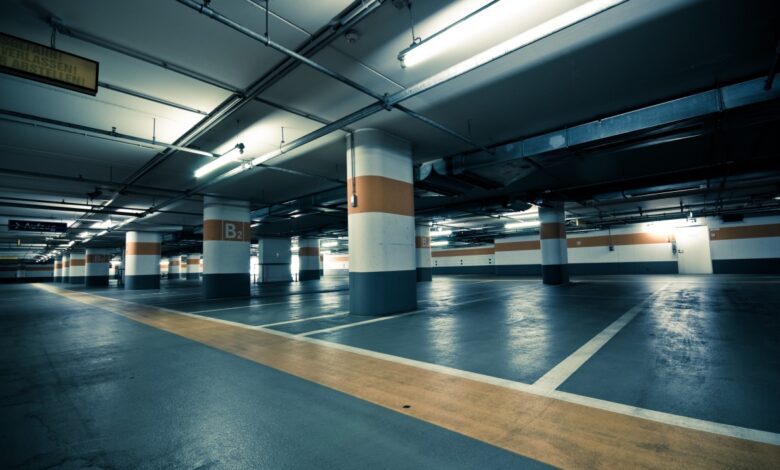 Суд в Малаге обязал владелицу гаража прекратить захват общих зон парковки