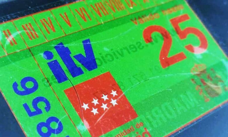 Spaniard Fined €900 for Fake ITV Sticker on Windshield