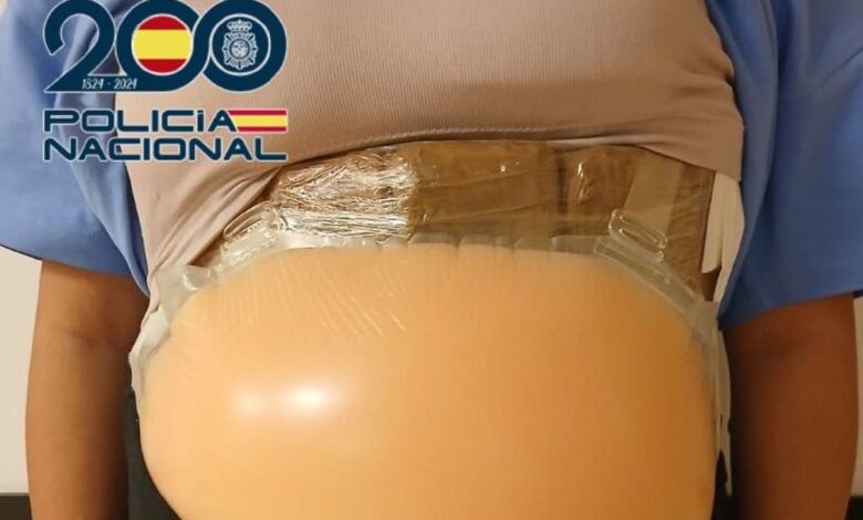 В Мадриде задержали женщину с 2 кг кокаина в искусственном животе