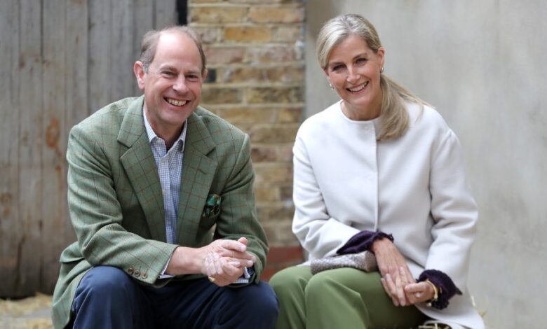 Принц Эдвард платит гроши за аренду дворца на 120 комнат