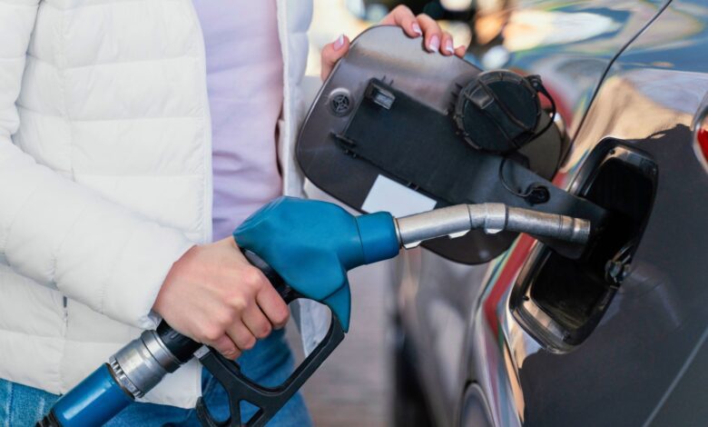 How to Save Fuel in Winter and Stay Warm in Your Car Every Day