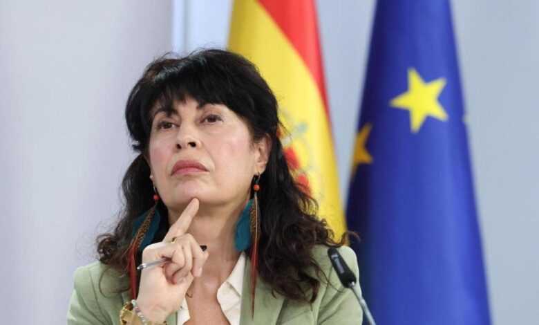 В Испании вспыхнул спор: тысячи получат статус без диплома