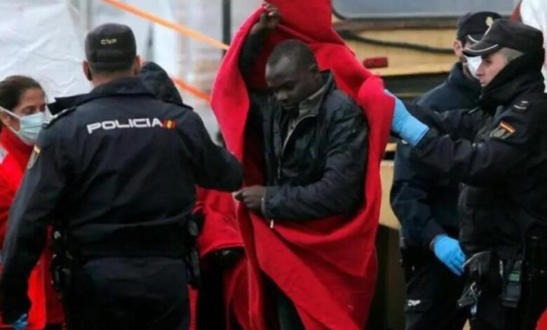 Police unions voice opposition to mass legalization of migrants in Spain