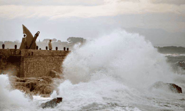 Autoridades de Andalucía evacúan cientos de casas en Cádiz por el temporal Francis