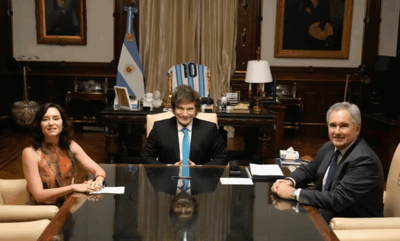 Испанские партии ведут борьбу за влияние в Латинской Америке на фоне кризиса в Венесуэле