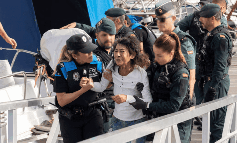 En Las Palmas desalojan a una mujer de 71 años de un yate por irregularidades