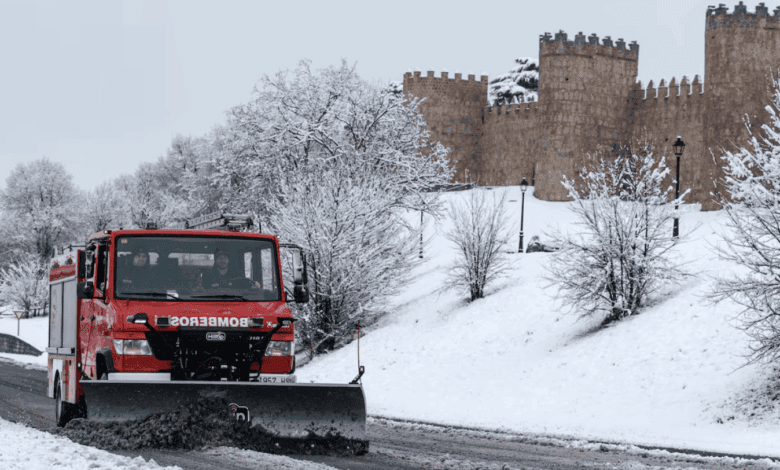 Spanish authorities deploy hundreds of snowplows to battle blizzard in Aragón and Castile and León
