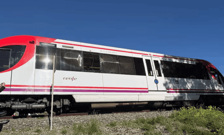 Truck with crane crashes into train in Murcia six people injured