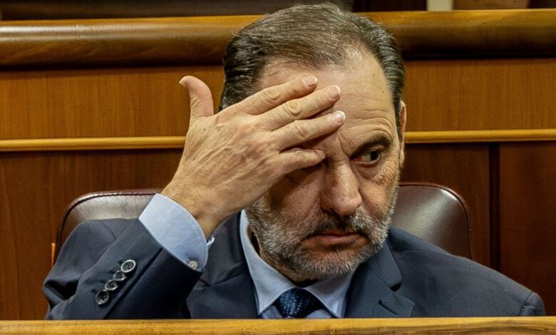 Жозе Луис Абалос требует вернуть ему полномочия депутата до решения суда