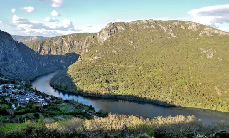 Скрытый парк Галиции: загадочные гроты и необычные ландшафты на востоке региона