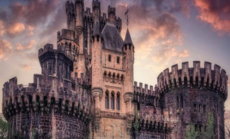 Замок Бутрон в Стране Басков: таинственная неоготическая крепость закрытая для туристов