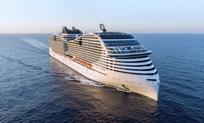 Cruise Passengers in Barcelona Witness Sensational Formula 1 Car Presentation